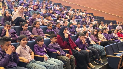 نجاح كبير لِبَيع بضايع الحَكايا الشعبية في القصر الثقافي القرعاوي.jpg